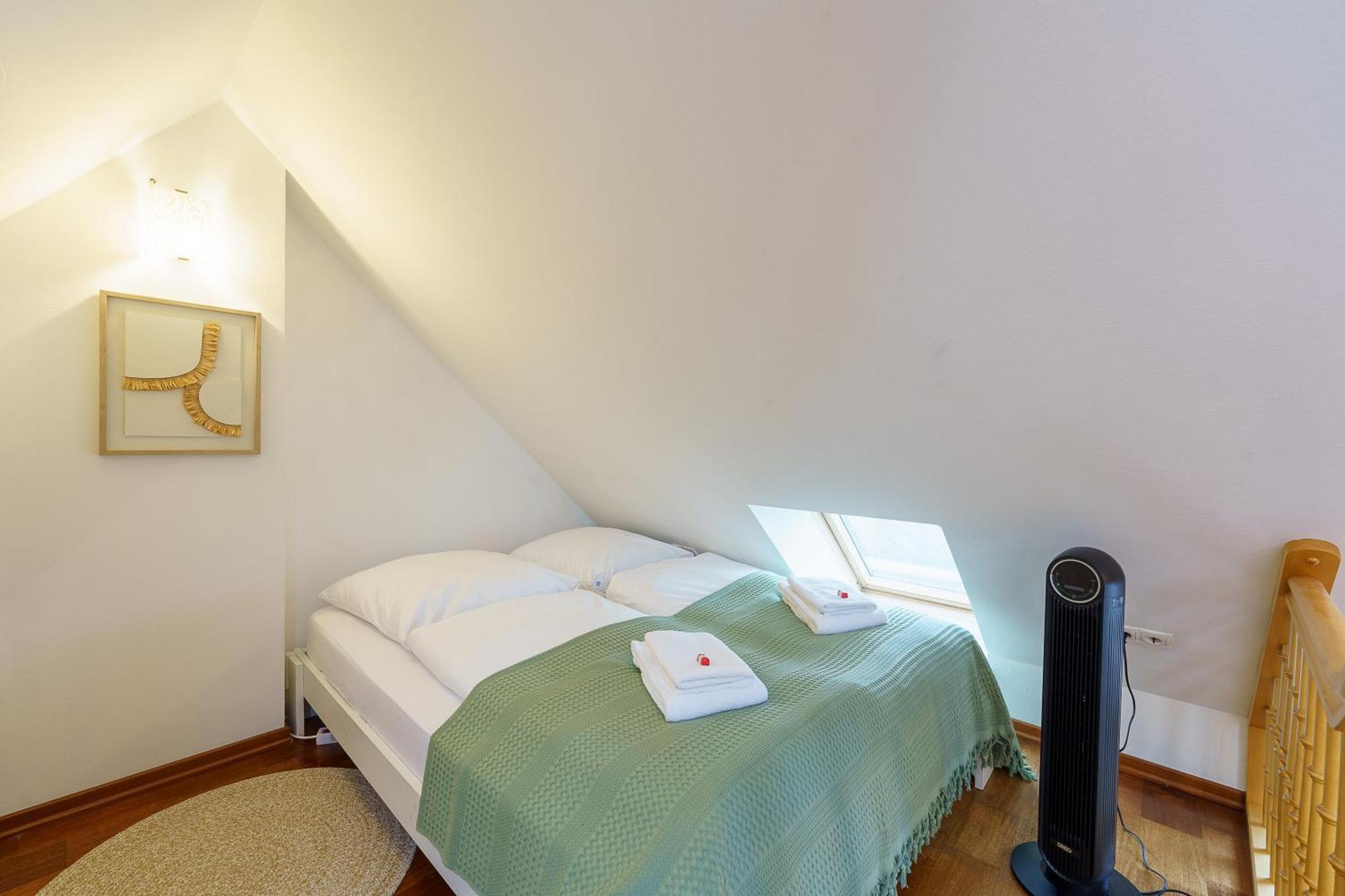 Maisonette Am Holstentor Mit Dachterrasse Und Heimkino Lübeck Exterior foto